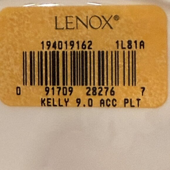 Lenox VTG “Kelly” 4 pc gold trim includes butter, salad, lunch, dinner plates-F - Picture 5 of 13